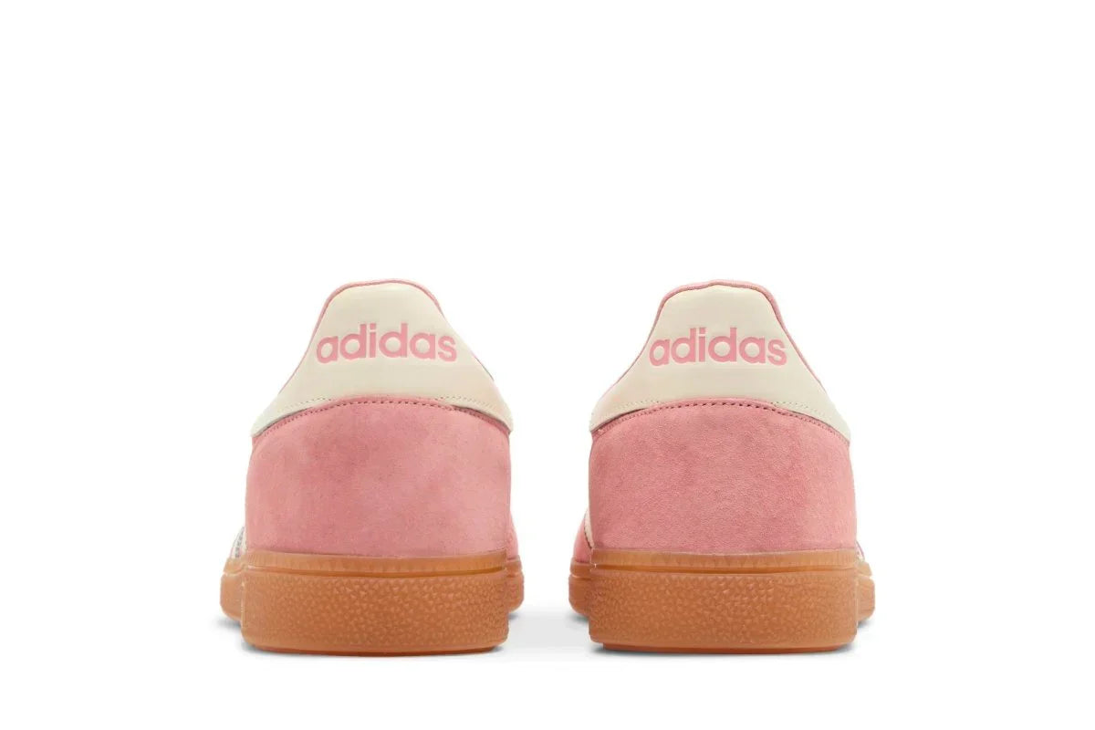 Sportowe i intensywnie różowe buty adidas Handball Spezial