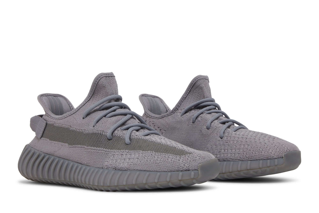Yeezy Boost 350 V2 &quot;Stalowoszary&quot; Szary